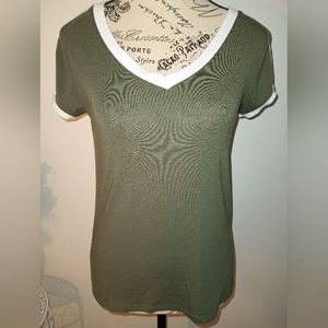 Women's SO Relaxed Fit Army Green and White Striped Short Sleeve T Shirt Size S